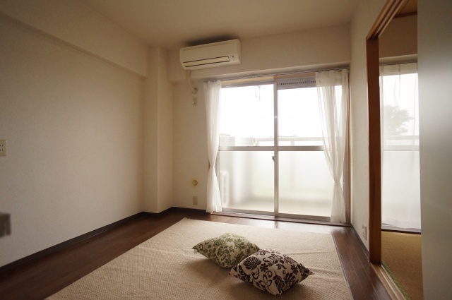 小泉ハイムの居間・リビング