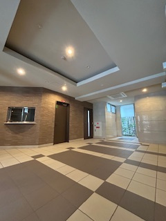 小西マンションのロビー
