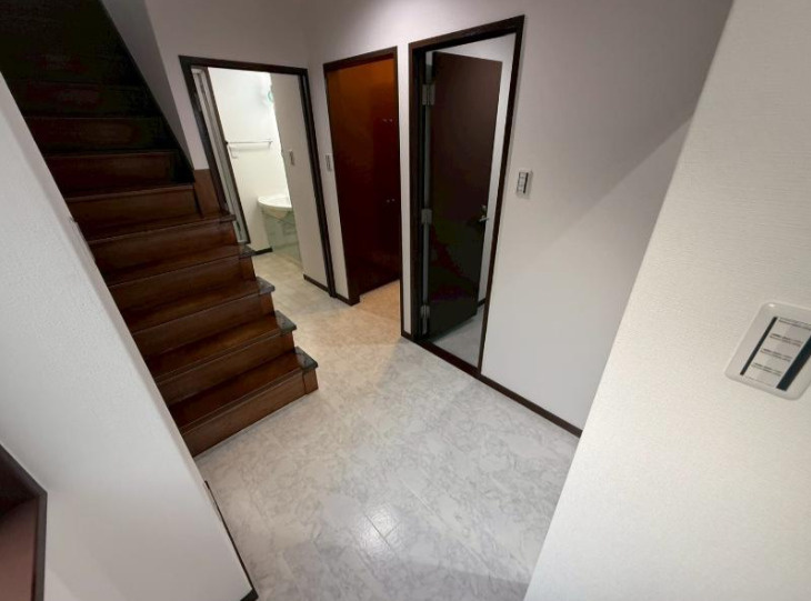 住吉山手4丁目貸家の玄関