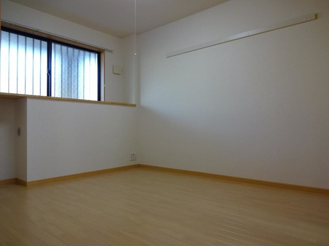 シャルムコートの洋室