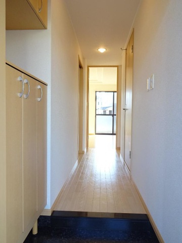 シャルムコートの玄関