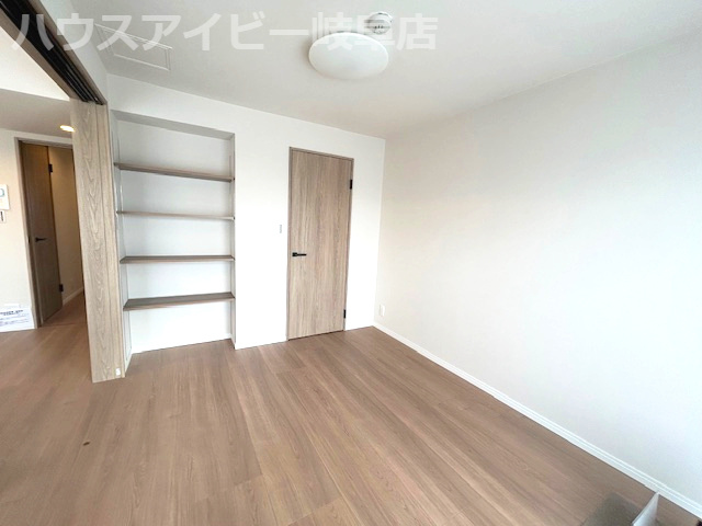 ライオンズマンション岐阜清本町！11階につき眺望日当り良好♪フルリノベーション済み！西岐阜駅19分！の洋室|ライオンズマンション岐阜清本町！11階につき眺望日当り良好♪フルリノベーション済み！西岐阜駅19分！