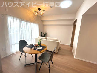 【居間・リビング】 | ライオンズマンション岐阜清本町！11階につき眺望日当り良好♪フルリノベーション済み！西岐阜駅19分！ | ライオンズマンション岐阜清本町！11階につき眺望日当り良好♪フルリノベーション済み！西岐阜駅19分！