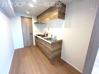 【キッチン】 | ライオンズマンション岐阜清本町！11階につき眺望日当り良好♪フルリノベーション済み！西岐阜駅19分！ | ライオンズマンション岐阜清本町！11階につき眺望日当り良好♪フルリノベーション済み！西岐阜駅19分！