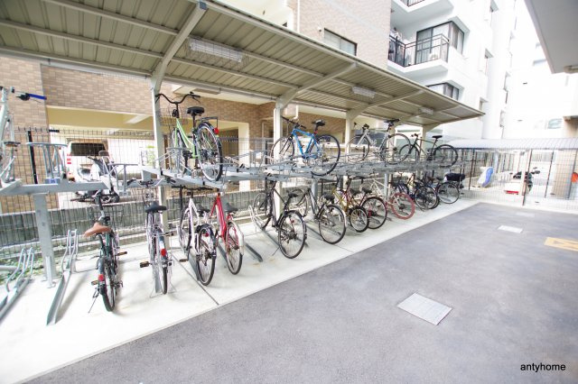 S-FORT江坂垂水町 仲介手数料無料の駐車場