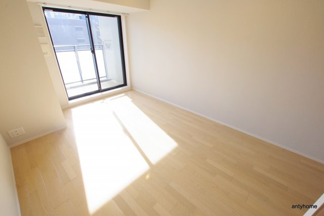 S-FORT江坂垂水町 仲介手数料無料の居間・リビング