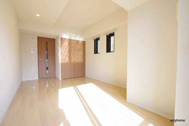 S-FORT江坂垂水町 仲介手数料無料の居間・リビング