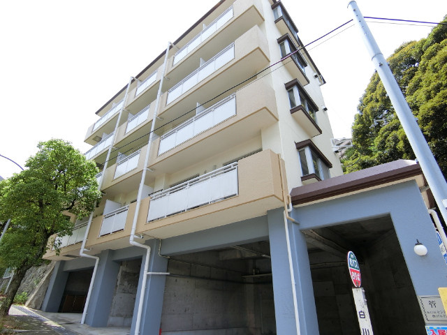 サニーパレス白川台の外観