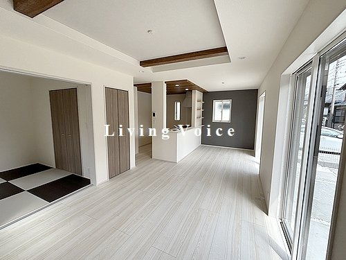 【居間・リビング】 | 【仲介手数料０円】平塚市達上ヶ丘　新築一戸建て　全2棟 | 平塚市達上ヶ丘　新築一戸建て　全2棟