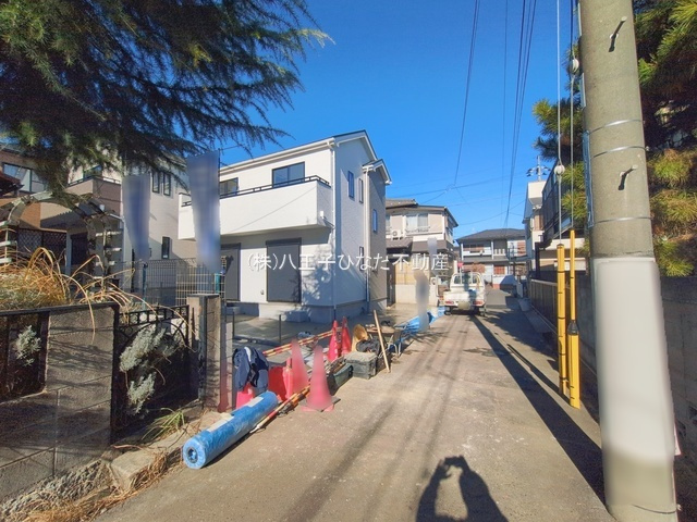 祝　成約済み　八王子市　散田町　新築戸建て　２期の前面道路含む現地写真|～仲介手数料無料☆八王子ひなた不動産～　八王子市散田町　新築戸建て