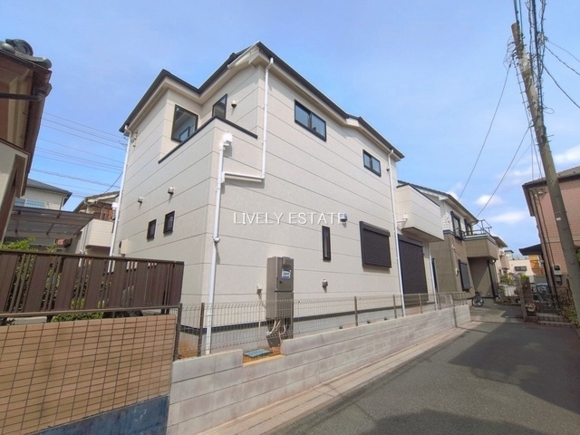草加市谷塚町 新築分譲住宅の外観