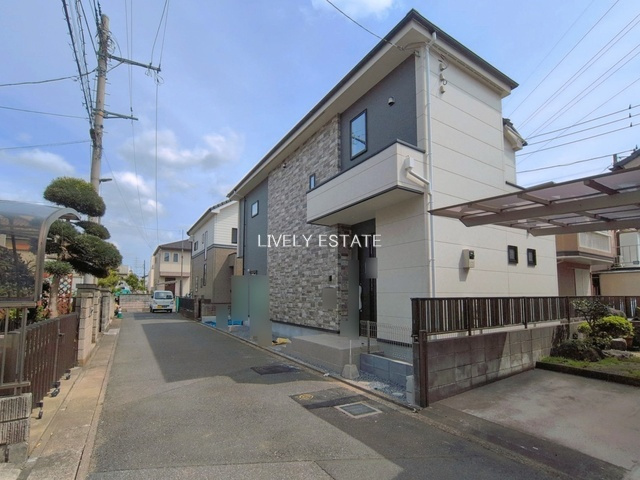 草加市谷塚町 新築分譲住宅の前面道路含む現地写真