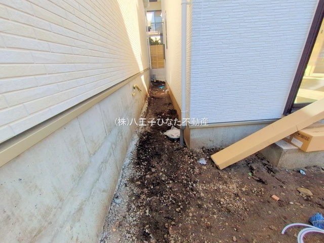 『八王子市新築戸建て』八王子市散田町2-26-2【仲介手数料無料】　２期の前面道路含む現地写真|～仲介手数料無料☆八王子ひなた不動産～　八王子市散田町　新築戸建て