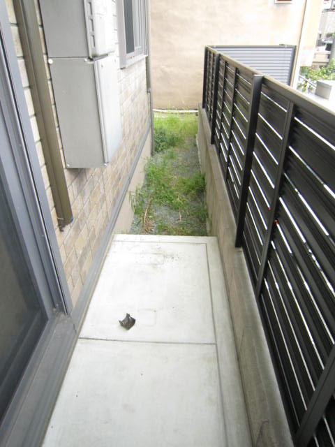 パストラル西向日のバルコニー