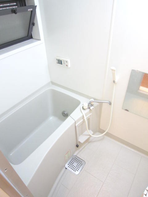 パストラル西向日の浴室