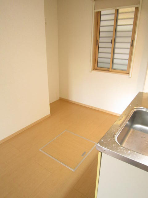 パストラル西向日の内装|キッチン後ろスペース