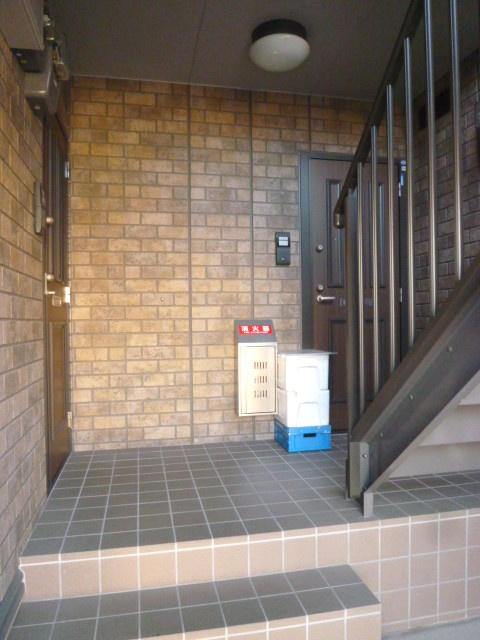 パストラル西向日のエントランス