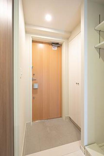 メルクマール京王笹塚レジデンスの玄関|※写真は同タイプ住戸です。