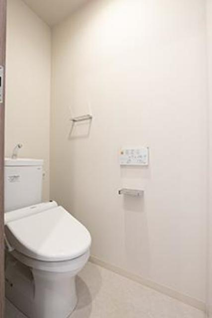 メルクマール京王笹塚レジデンスのトイレ|※写真は同タイプ住戸です。