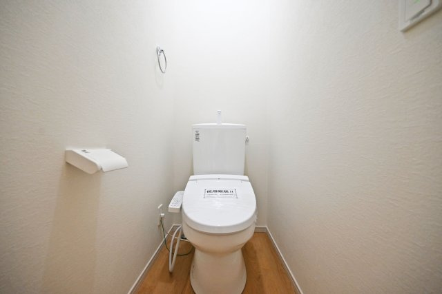 テラシエ浜田町2丁目新築一戸建て│4LDK+駐車1台可のトイレ|1・2階に1か所ずつウォッシュトイレを導入しています。