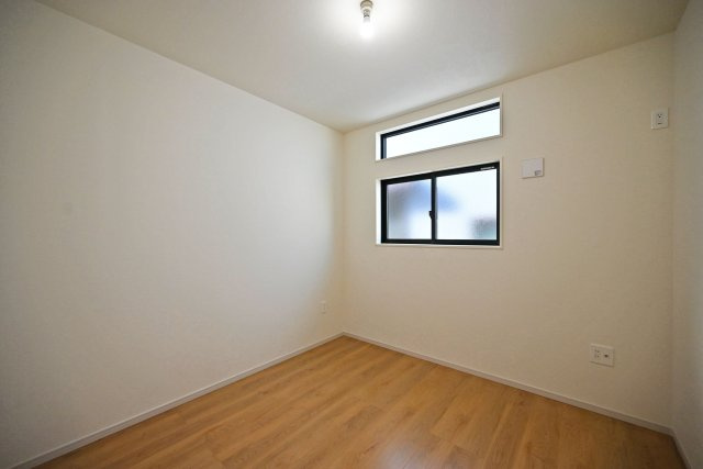 テラシエ浜田町2丁目新築一戸建て│4LDK+駐車1台可の洋室|-洋室4.5帖(2F)-