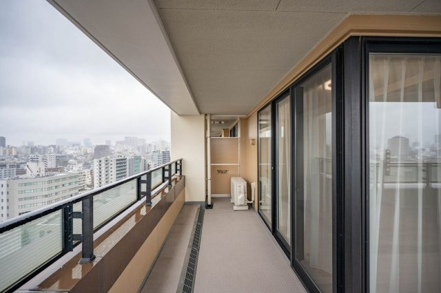 【バルコニー】