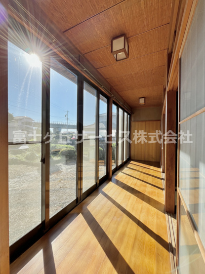【和室】 | 磐田市合代島　大きな中古住宅 | 陽当たりのいい広縁