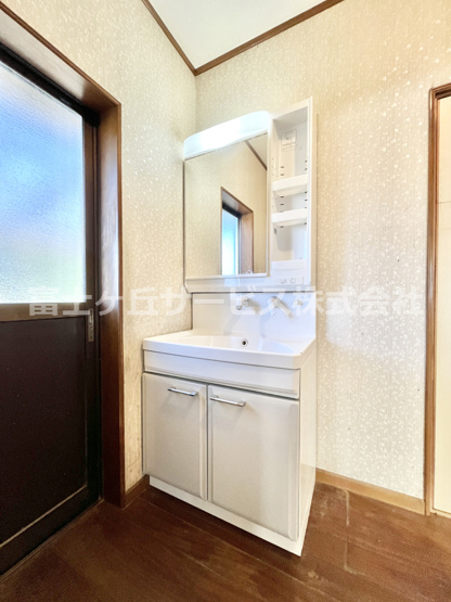 【独立洗面台】 | 磐田市合代島　大きな中古住宅 | 独立洗面化粧台付き