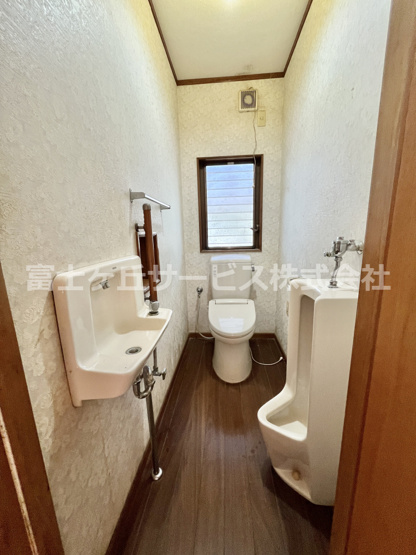 【トイレ】 | 磐田市合代島　大きな中古住宅 | 1階トイレ
