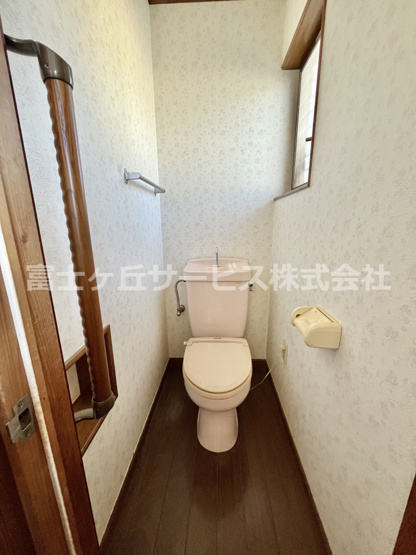 【トイレ】 | 磐田市合代島　大きな中古住宅 | 2階のトイレ