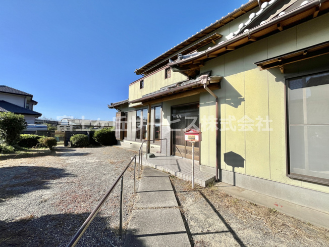 【エントランス】 | 磐田市合代島　大きな中古住宅 | エントランスです