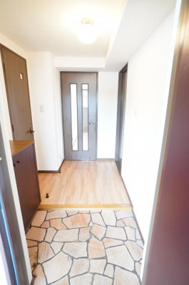 【玄関】 | ヴェルドミール | ※同物件・反転タイプの写真です。