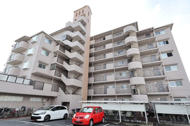 キャピタル武庫川の外観|阪神「武庫川」駅まで徒歩13分の物件。2025年9月内装リフォーム済。水回りに便利な設備が充実、面倒な家事を短縮できます。