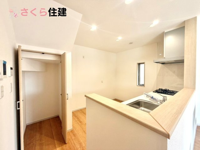 いろどりアイタウン鹿沼市千渡　６号棟の内観：施工例|同社施工物件の写真です。雨の日や湿気の多い梅雨時期などに重宝する浴室暖房乾燥機付きです。