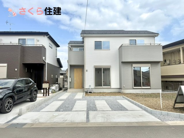 いろどりアイタウン鹿沼市千渡　６号棟の前面道路含む現地写真|前面道路は6ｍあり駐車の際も安心です◎