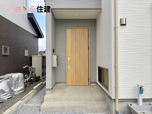 いろどりアイタウン鹿沼市千渡　６号棟の前面道路含む現地写真|全室６帖以上◎充実の収納設備が揃っています◎