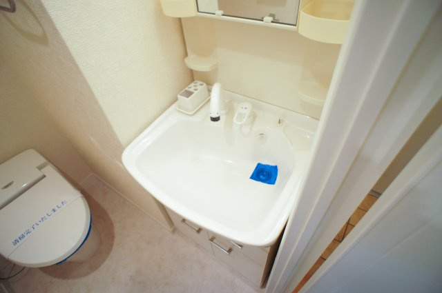 サヴォイブロードストリート　7階の独立洗面台|別号室です。現状優先になります。