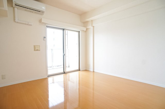 サヴォイブロードストリート　7階の居間・リビング|別号室です。現状優先になります。