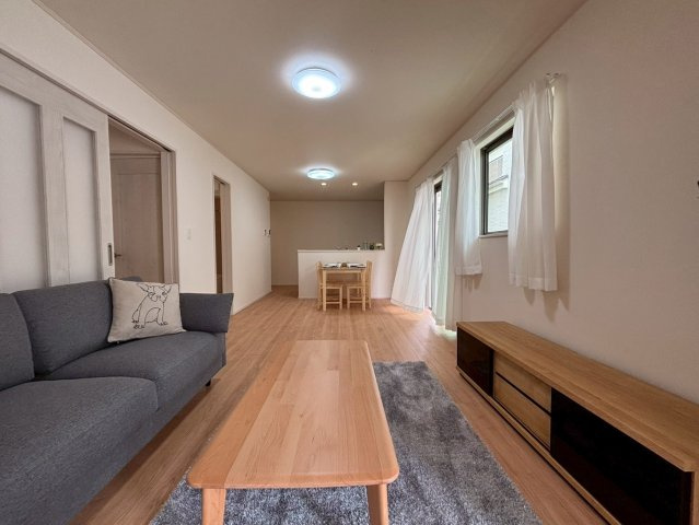 吉川市　平沼1丁目　新築戸建　全2棟の居間・リビング|施工例です