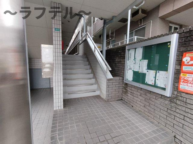 芝崎ビルのエントランス