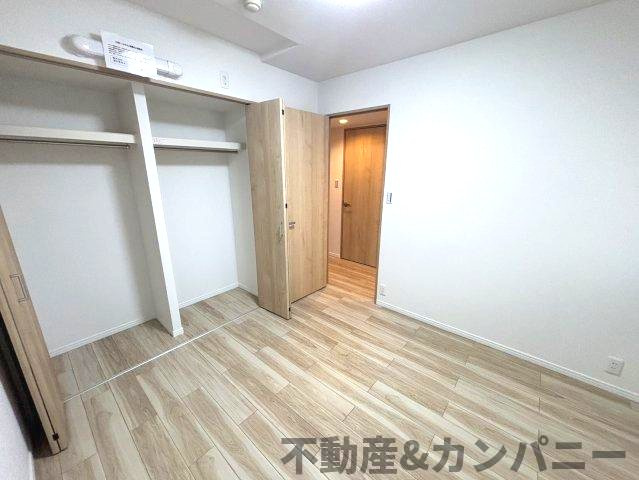 サンシティ市駅南の洋室|落ち着いた色調の洋室です