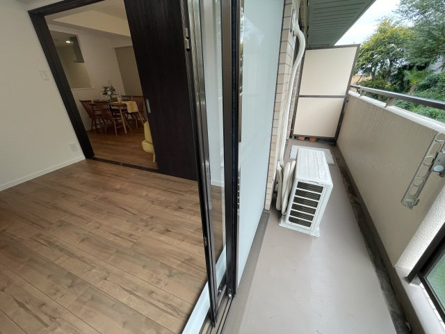 ロ・ロ・ロイヤル♪ロイヤルプラザ三ツ沢のバルコニー|外からの目が気にならないバルコニーで洗濯物が干せます