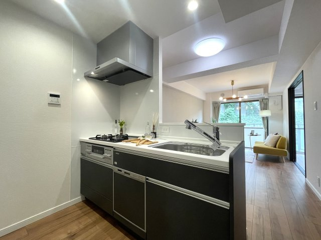 ロ・ロ・ロイヤル♪ロイヤルプラザ三ツ沢のキッチン|コンパクトなキッチンで掃除もラクラク