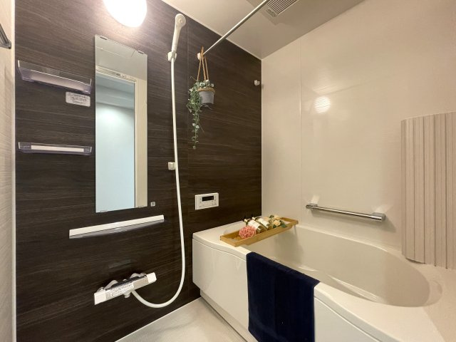 ロ・ロ・ロイヤル♪ロイヤルプラザ三ツ沢の浴室|日々の疲れを癒すお風呂付です