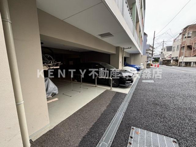 【駐車場】 | プラウドフラット戸越公園 | 車をお持ちの方に嬉しい駐車場付きの物件です