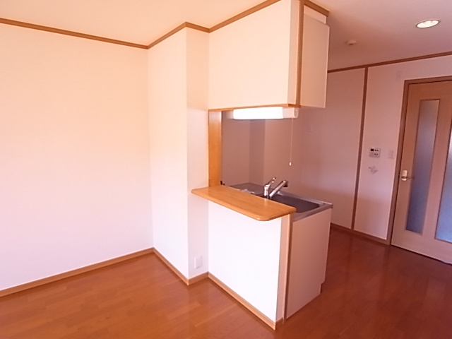 メゾンアンソレイエ1の居間・リビング