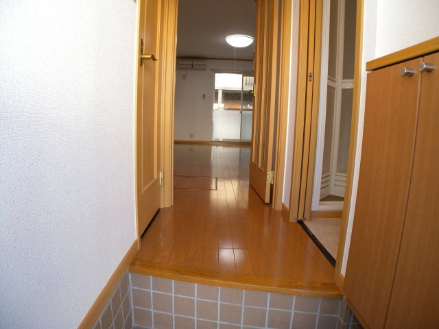 プラティークレーブⅢの玄関