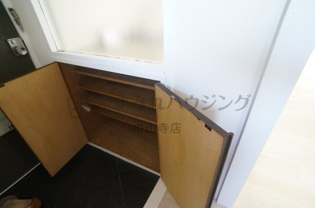 リバーコートの玄関