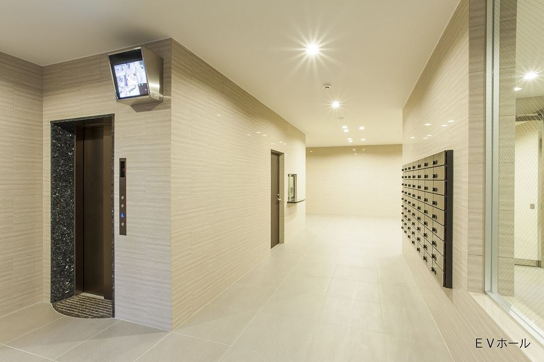 サヴォイクラウドスケープ　13階のエントランス