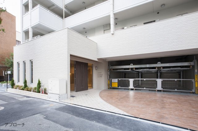 サヴォイクラウドスケープ　13階の駐車場